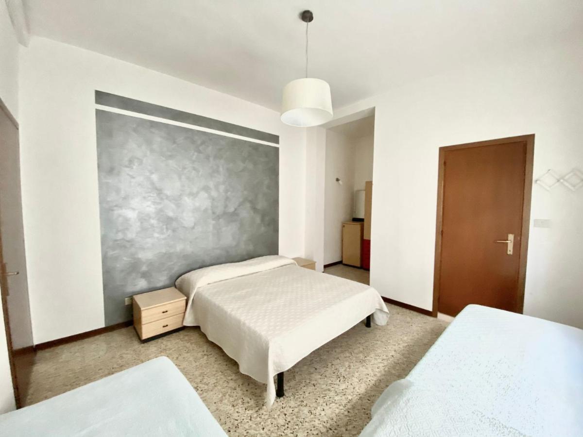 Euroresidence - Piazza Mazzini- 30 Mt Dal Mare - Immobil Relax 利多迪迪耶索洛 外观 照片
