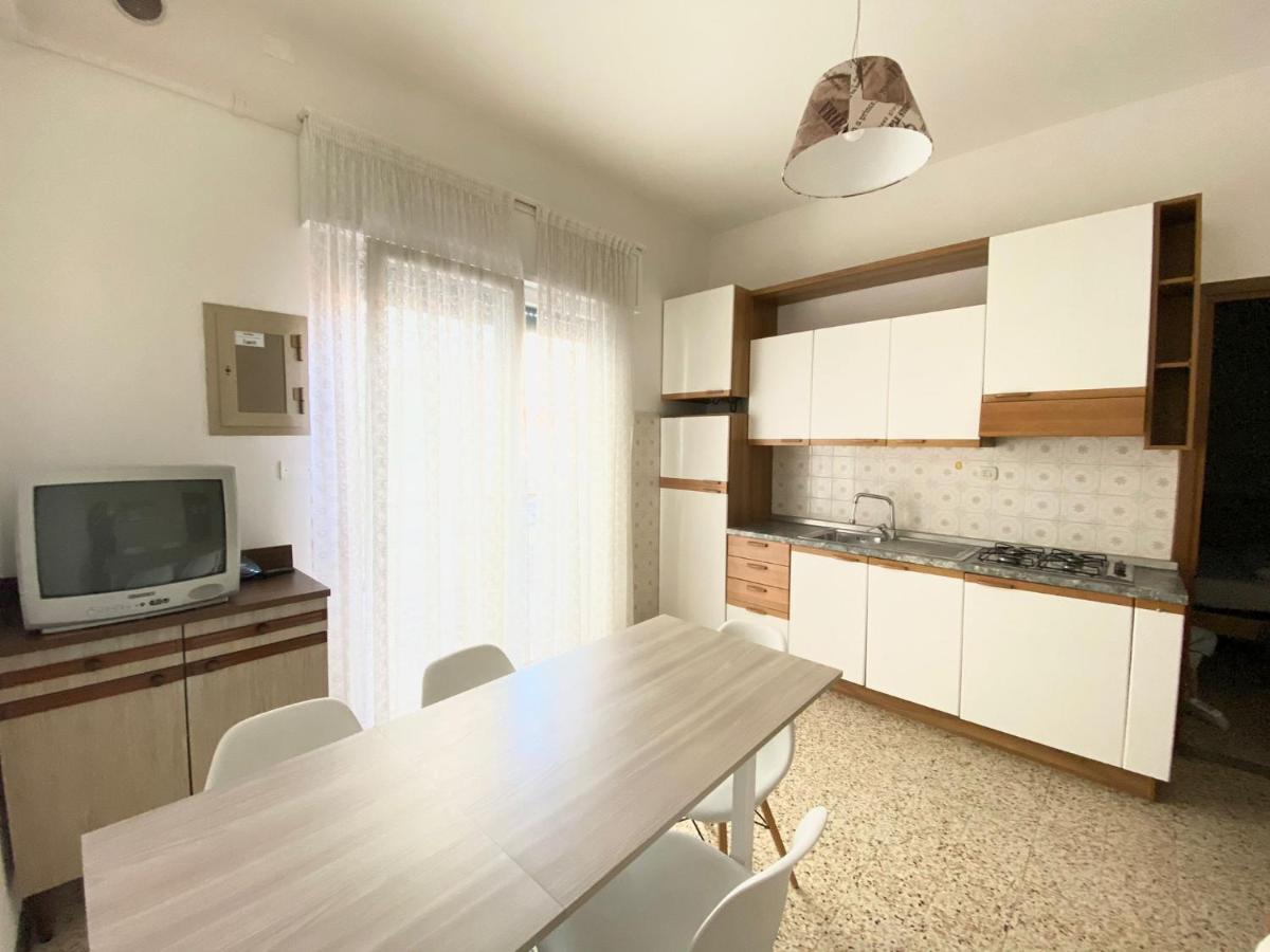 Euroresidence - Piazza Mazzini- 30 Mt Dal Mare - Immobil Relax 利多迪迪耶索洛 外观 照片
